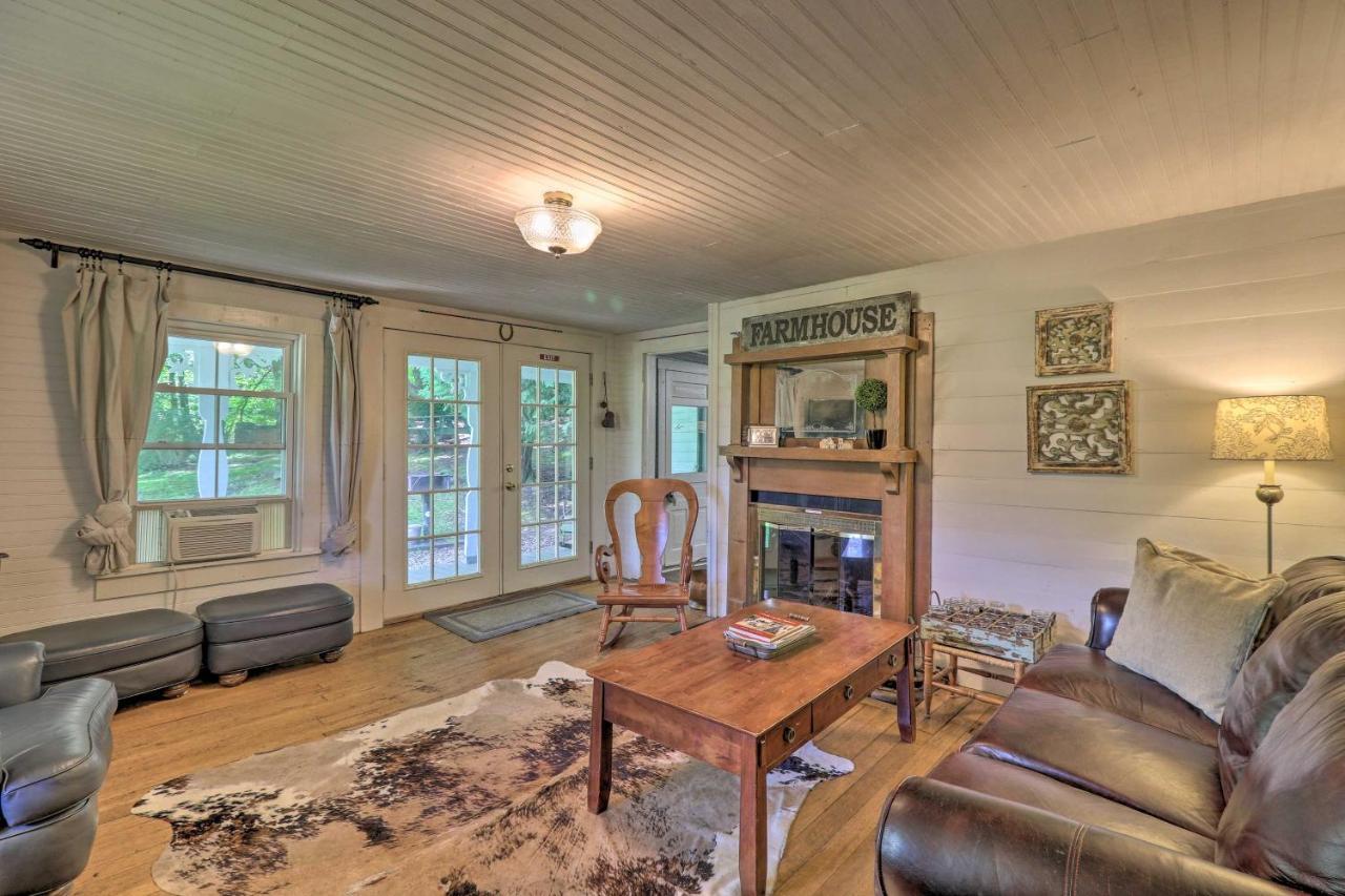 Lil Red Hen Cottage In The Boone Area With Hot Tub West Jefferson Exterior photo