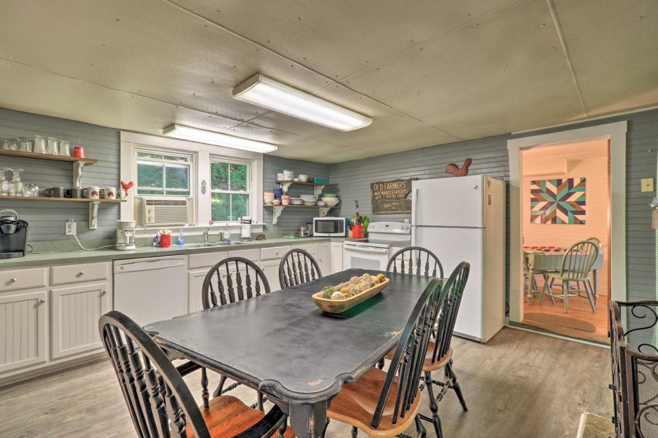 Lil Red Hen Cottage In The Boone Area With Hot Tub West Jefferson Exterior photo
