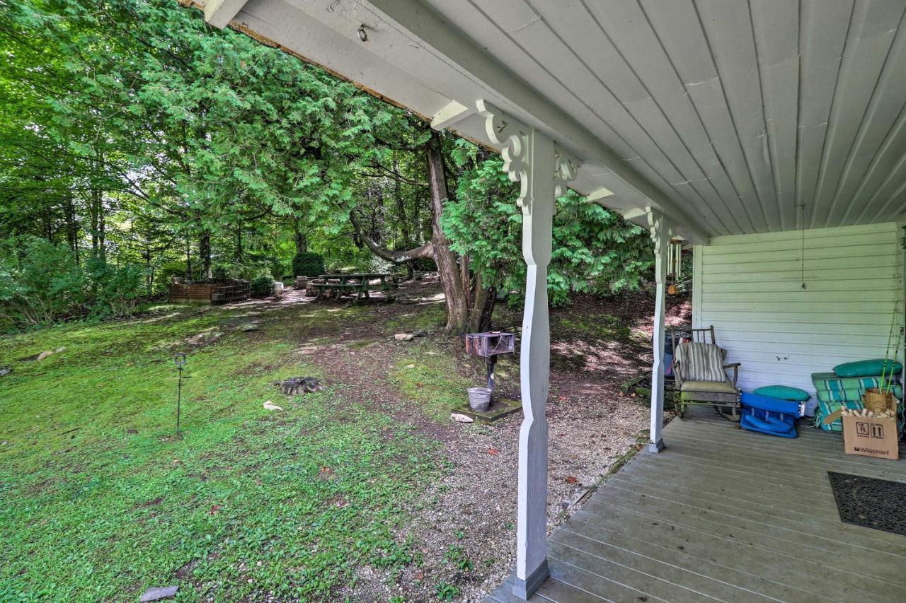 Lil Red Hen Cottage In The Boone Area With Hot Tub West Jefferson Exterior photo
